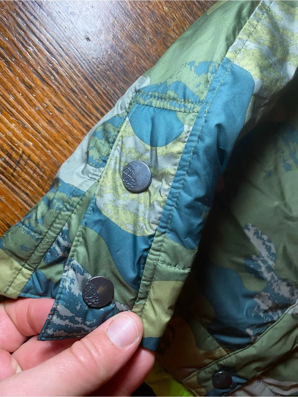 EUC Stio Skycrest Insulated Green Neutral Camo Quilted Snap-Front Skirt Mini